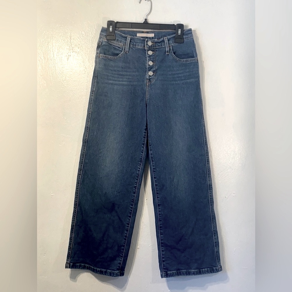 Levi’s Mile High Cropped Wide Leg Button Fly Jeans in great condition.Size 26 - Picture 3 of 16